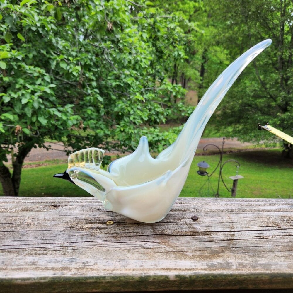 Vintage Murano Style Sommerso Art Glass Bird Sculpture With Gold Flecks And Opal